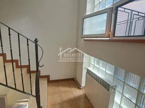 Izdavanje, kuća, 154m², Savski Venac, Beograd - image 10