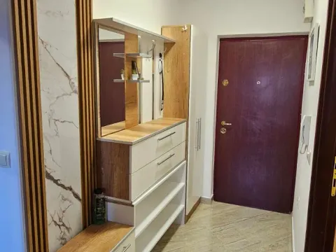 Izdavanje, dvosoban stan, 66m², Pobrežje, Podgorica - image 4