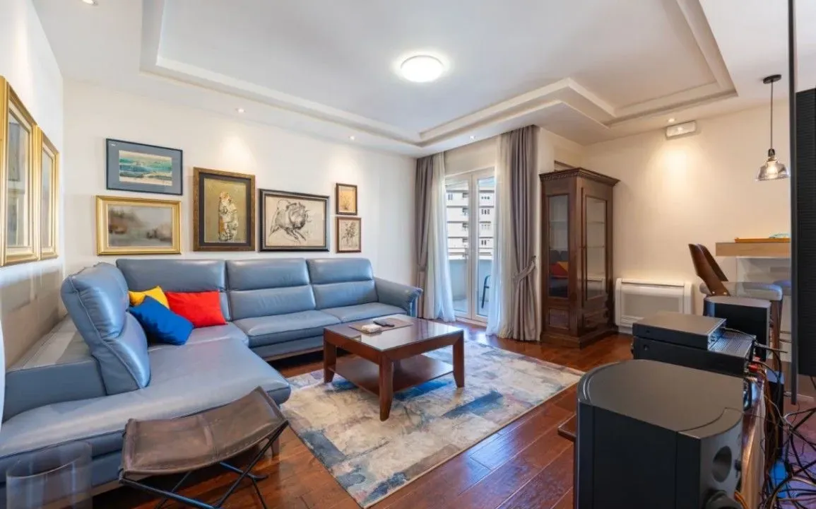 Izdavanje, dvosoban stan, 68m², Central Point, Podgorica