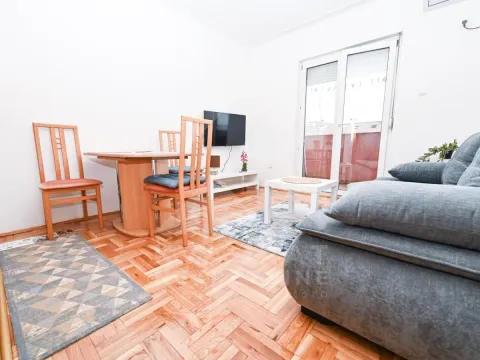 Rent, studio apartment, 28m², Krivi Most, Podgorica - image 2