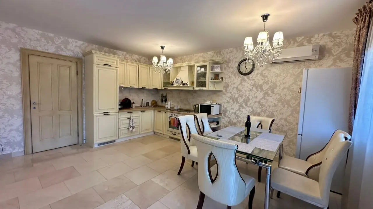 Rent, house, 180m², Lastva Grbaljska, Kotor
