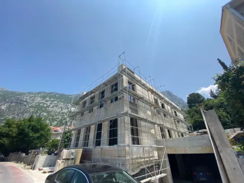 Prodaja, dvosoban stan, 103m², Dobrota, Kotor - image 3