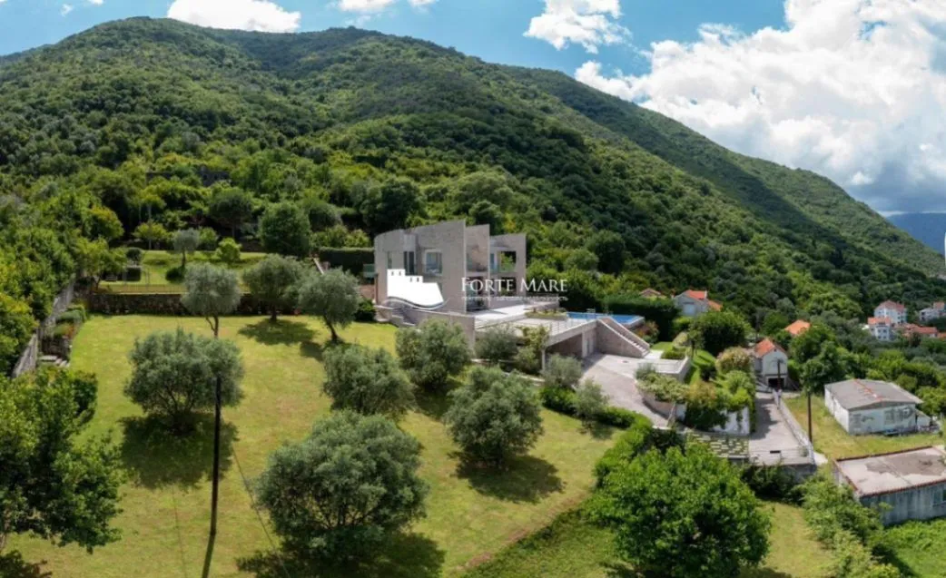Sale, house, 359m², Stoliv, Kotor