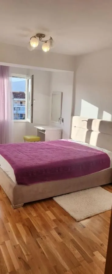 Rent, two bedroom apartment, 75m², Centar, Tivat
