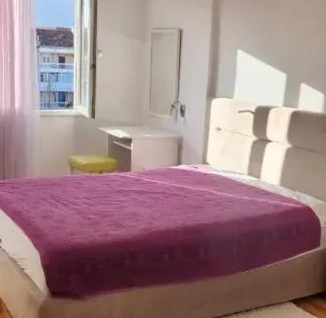 Izdavanje, dvosoban stan, 75m², Centar, Tivat - image 7