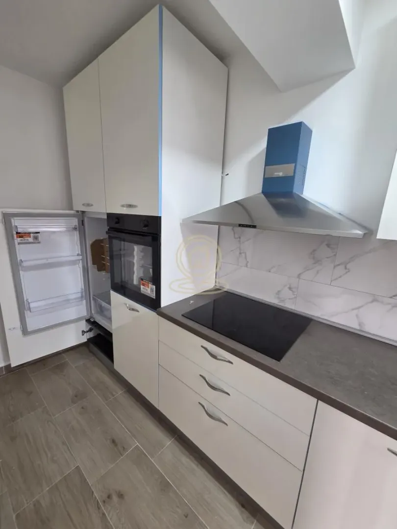 Prodaja, trosoban stan, 70m², Medijana, Niš