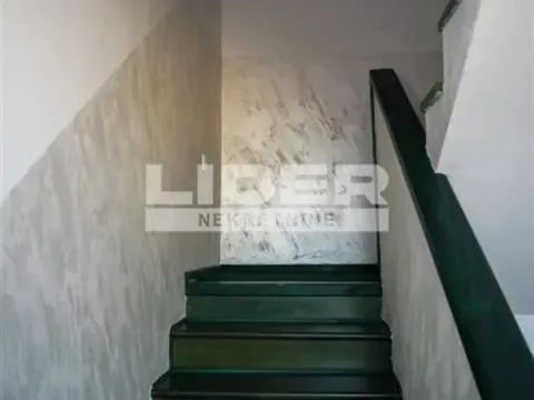 Prodaja, kuća, 198m², Ledine, Beograd - image 14