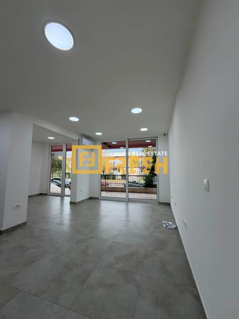 Sale, office space, 57m², Krivi Most, Podgorica