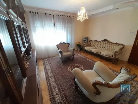 Prodaja, kuća, 180m², Centar, Ćuprija - image 48