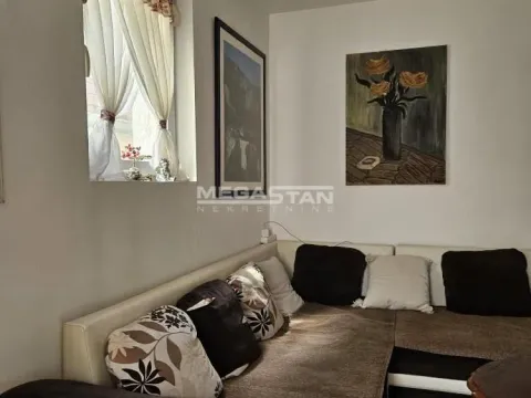 Sale, house, 64m², Slavujev Venac, Zvezdara Sve Podlokacije