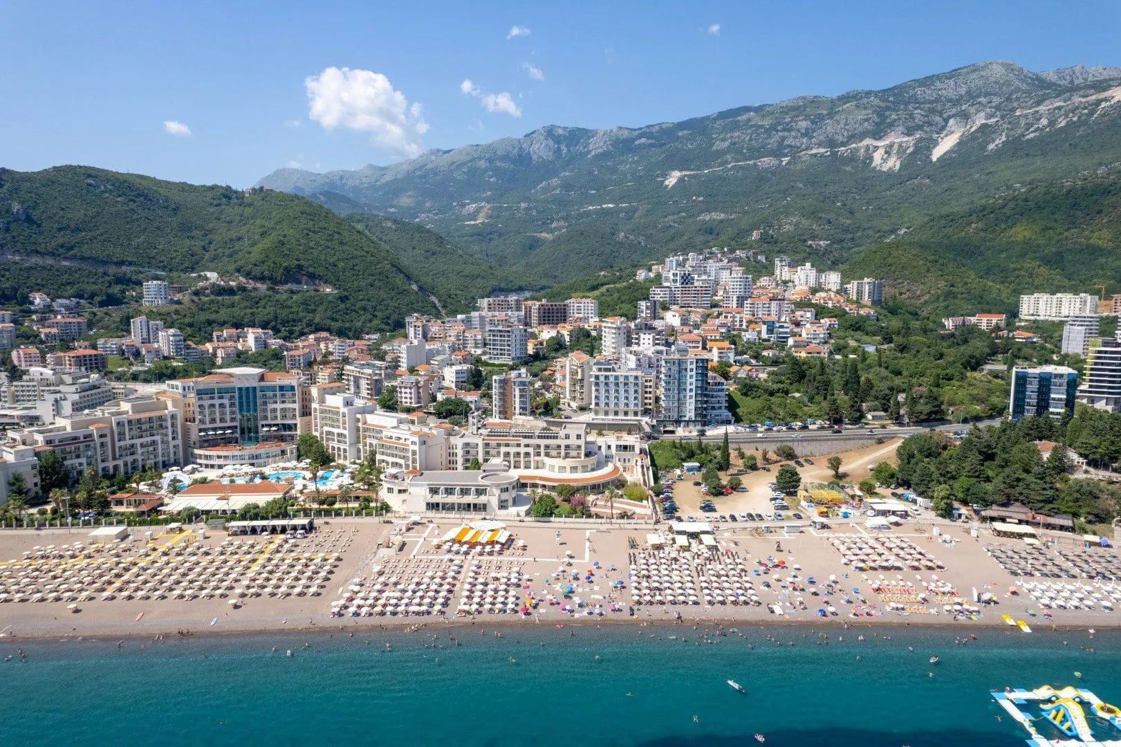 Sale, two bedroom apartment, 265m², Bečići, Budva
