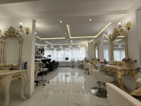 Izdavanje, poslovni prostor, 320m², Savski Venac, Beograd