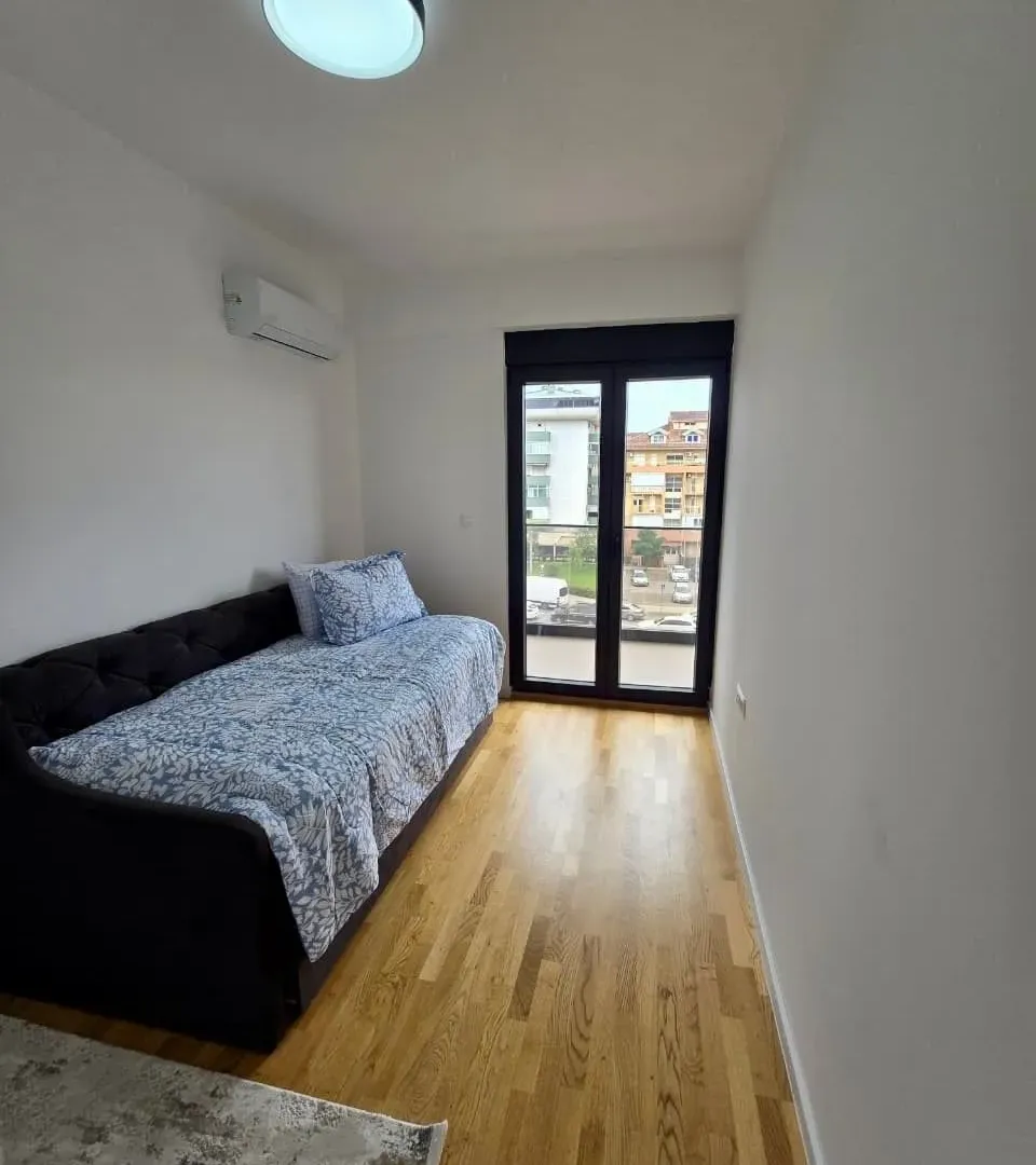 Rent, two bedroom apartment, 64m², Stari Aerodrom, Podgorica