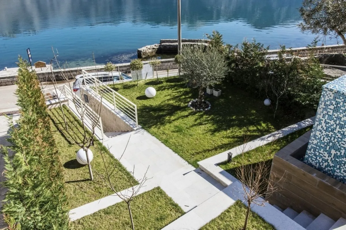 Sale, house, 371m², Stoliv, Kotor