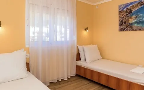 Rent, two bedroom apartment, 65m², Sutomore, Bar - image 6