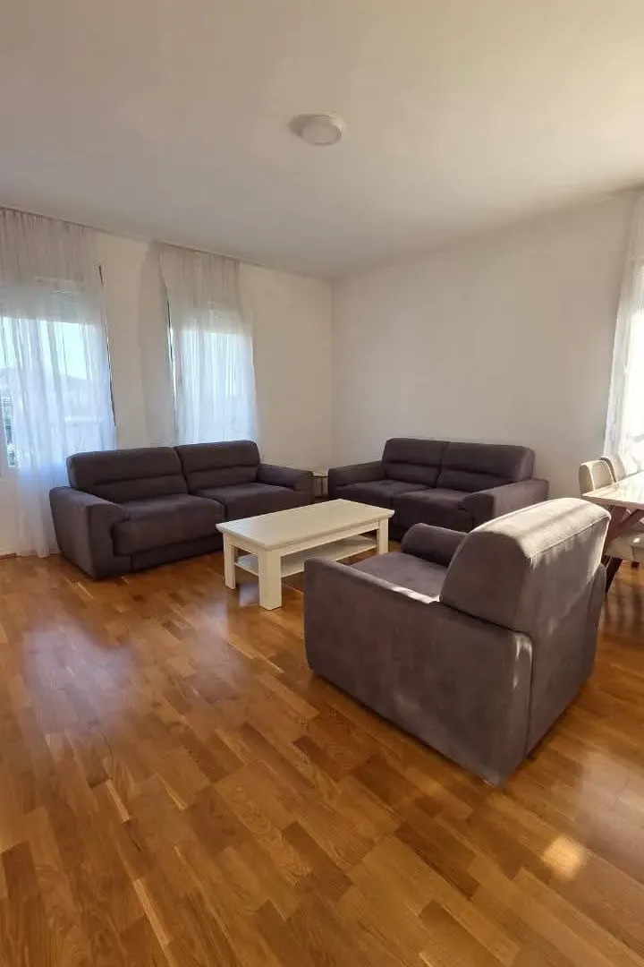 Prodaja, dvosoban stan, 70m², 1 maj, Podgorica