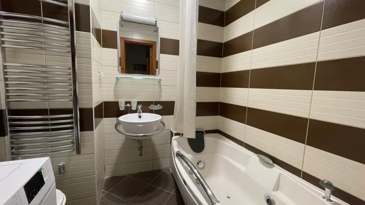 Izdavanje, jednosoban stan, 55m², Centar, Podgorica
