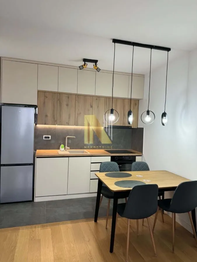 Izdavanje, trosoban stan, 63m², Petrovaradin, Novi Sad