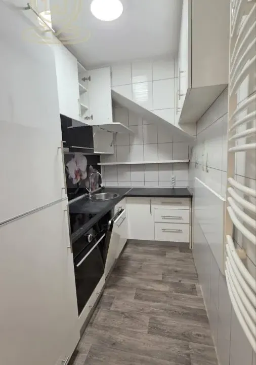 Izdavanje, četvorosoban stan, 90m², Grbavica, Novi Sad Sve Podlokacije
