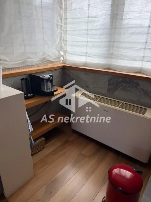 Rent, four bedroom apartment, 250m², Slavija, Vračar Sve Podlokacije