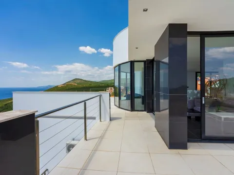 Izdavanje, kuća, 1150m², Krimovica, Kotor - image 36