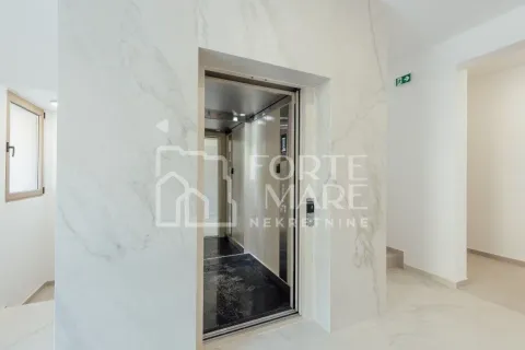 Prodaja, trosoban stan, 200m², Baošići, Herceg Novi - image 12