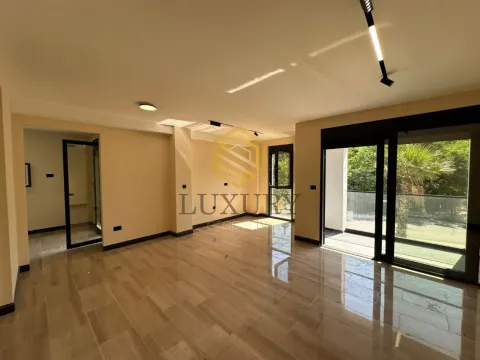 Izdavanje, trosoban stan, 111m², Zagorič, Podgorica - image 12