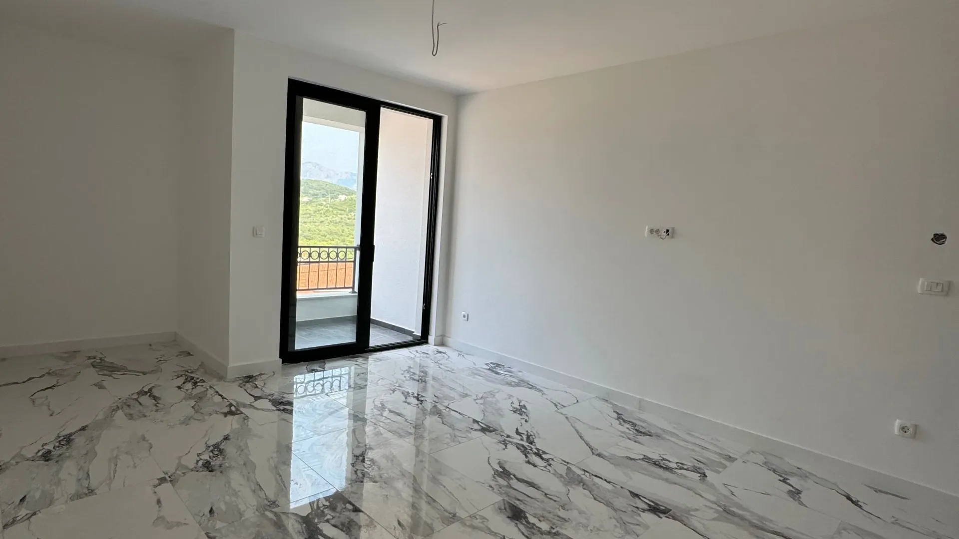 Prodaja, trosoban stan, 72m², Radovići, Tivat