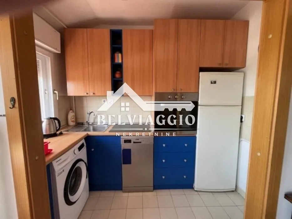 Izdavanje, dvosoban stan, 54m², Bandžovo brdo, Rožaje