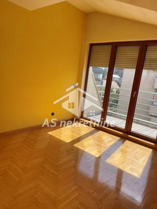 Izdavanje, stan, 207m², Kalenić Pijaca, Vračar Sve Podlokacije
