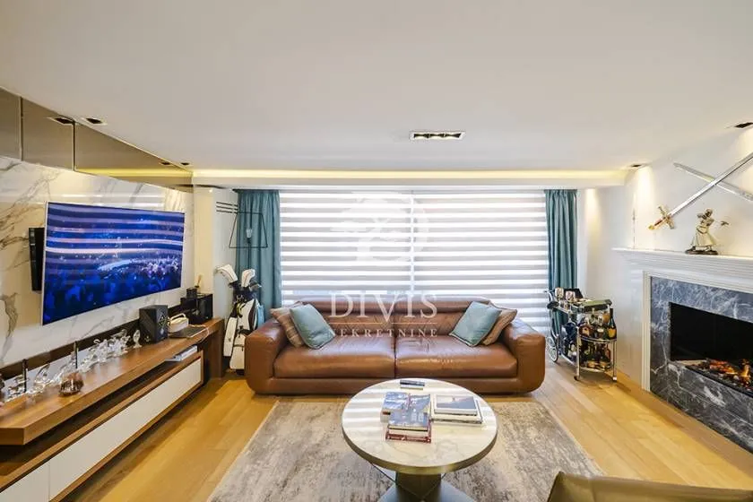 Sale, three bedroom apartment, 83m², Južni Bulevar, Vračar Sve Podlokacije