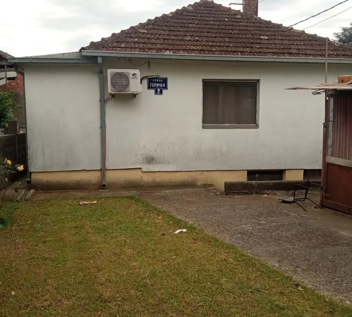 Izdavanje, trosoban stan, 100m², Donja Gorica, Podgorica