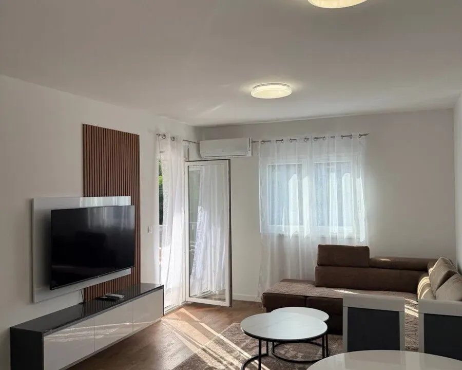 Izdavanje, jednosoban stan, 47m², Stari Aerodrom, Podgorica