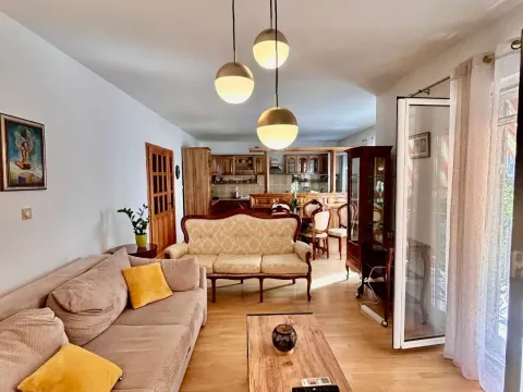 Rent, two bedroom apartment, 100m², Kalimanj, Tivat - image 2