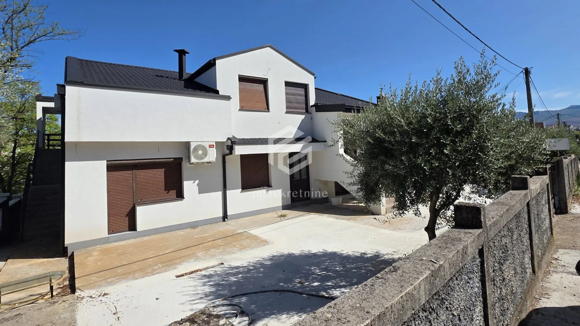 Sale, house, 343m², Zabjelo, Podgorica