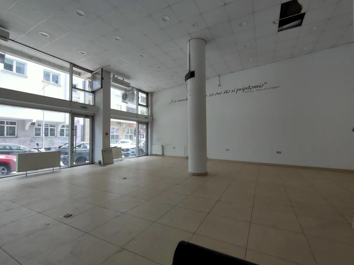 Sale, office space, 229m², Grbavica, Novi Sad Sve Podlokacije
