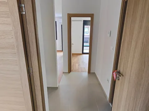 Izdavanje, dvosoban stan, 53m², City Kvart, Podgorica - image 3