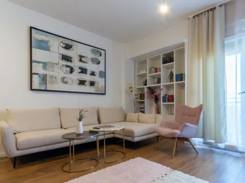 Rent, one bedroom apartment, 56m², Bijela, Herceg Novi - image 1