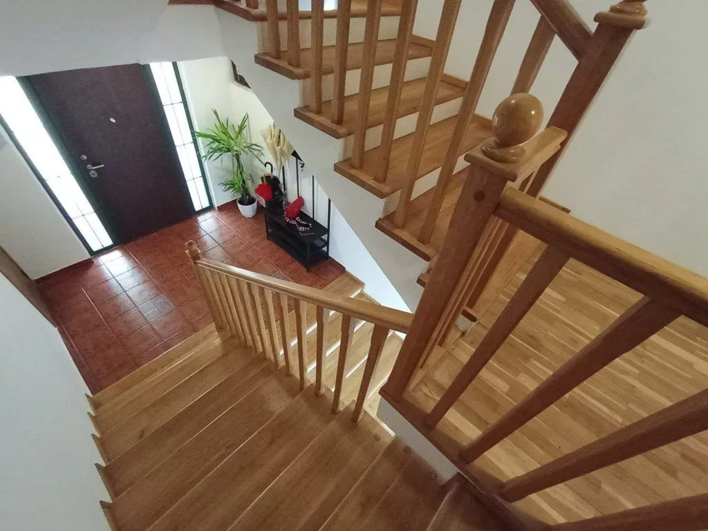 Izdavanje, kuća, 300m², Gorica C, Podgorica