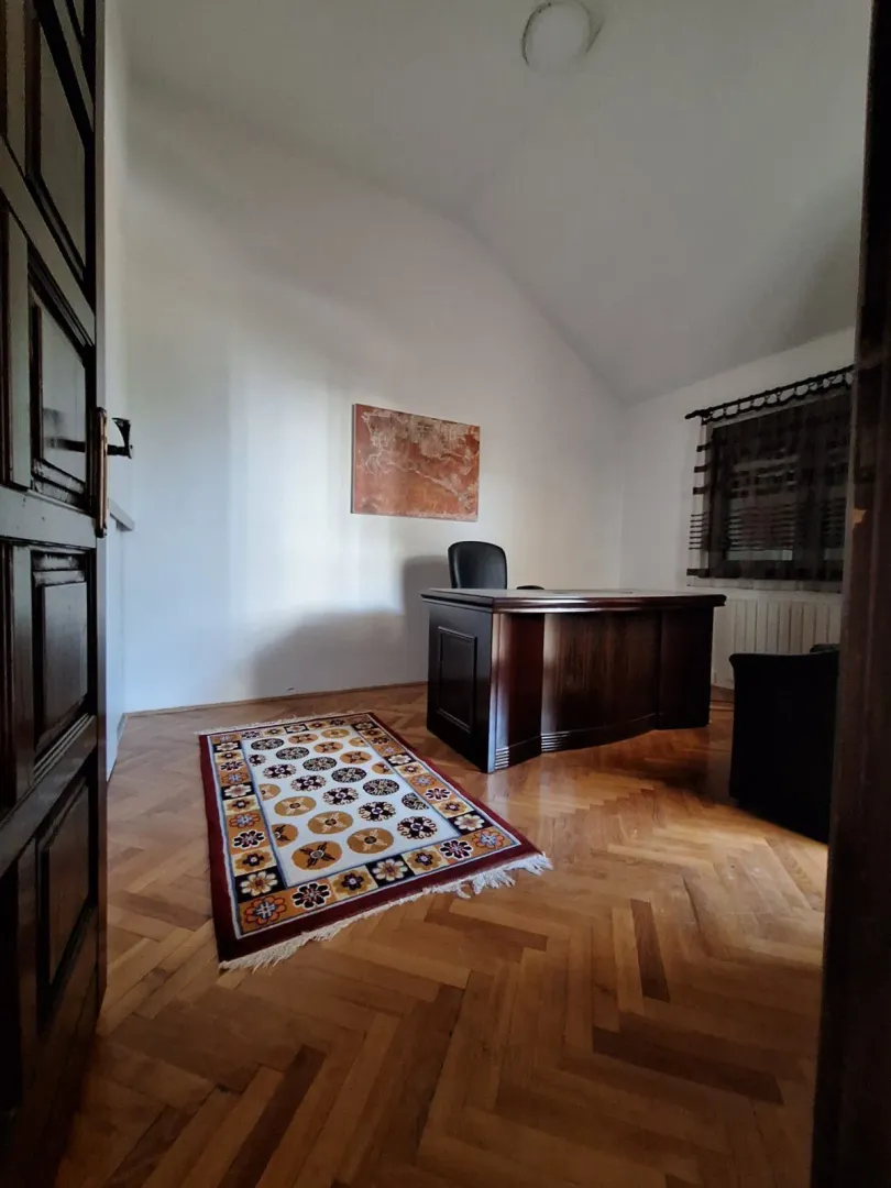 Rent, house, 290m², Gorica C, Podgorica
