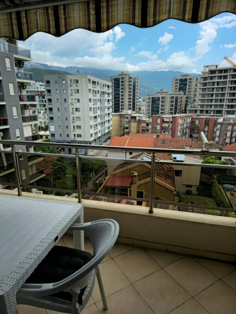 Rent, one bedroom apartment, 42m², Centar, Budva