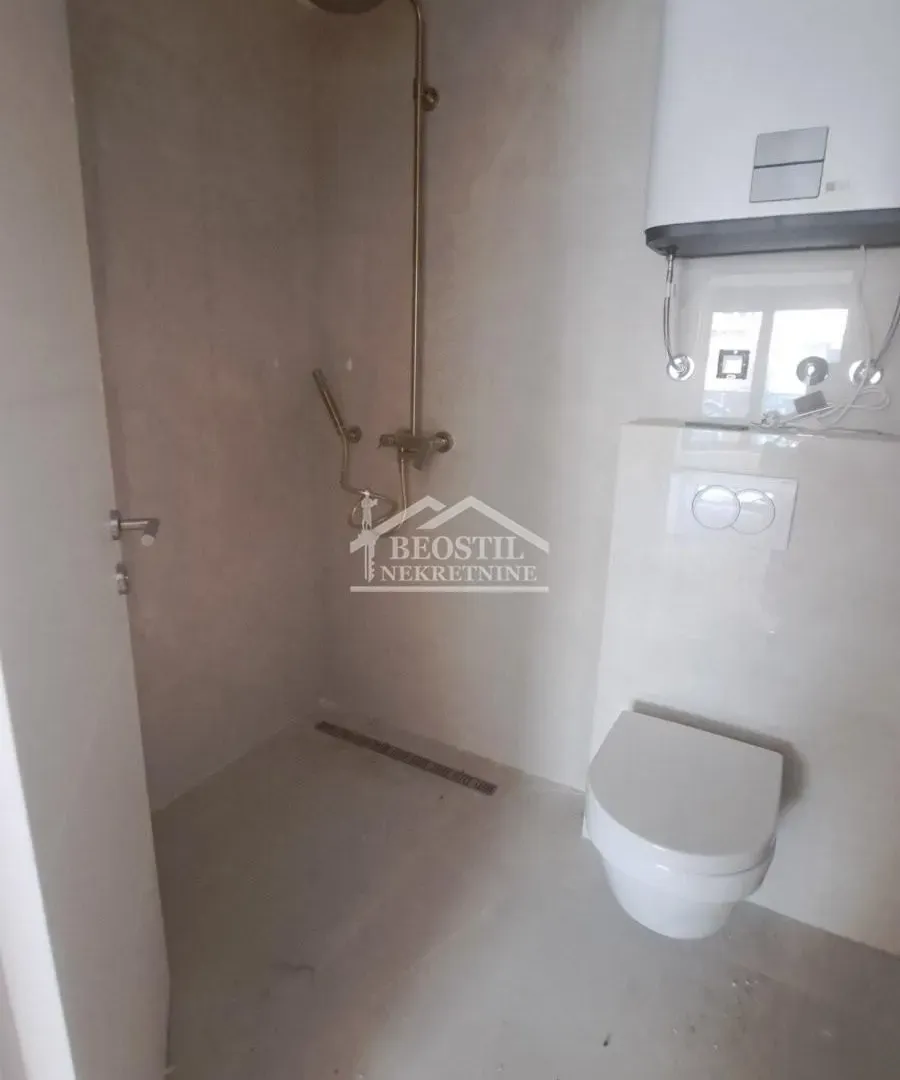 Prodaja, trosoban stan, 83m², Kalenić Pijaca, Vračar Sve Podlokacije