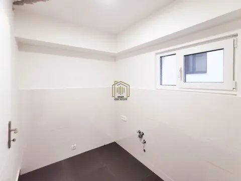 Izdavanje, poslovni prostor, 150m², Podgorica, Crna Gora - image 7