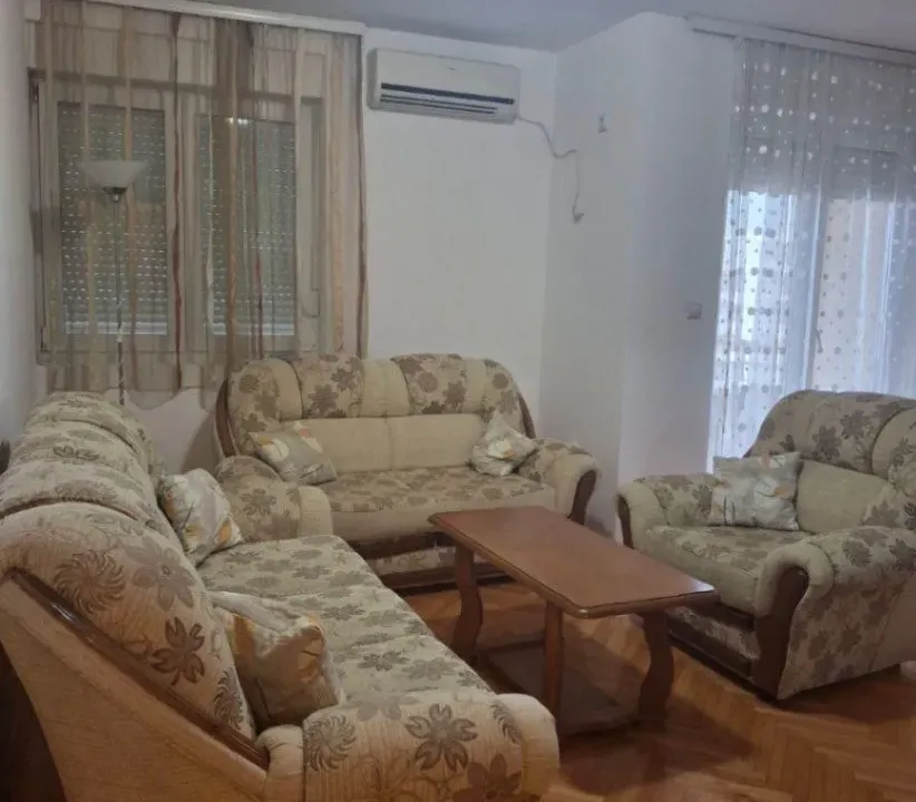 Izdavanje, jednosoban stan, 54m², Stari Aerodrom, Podgorica