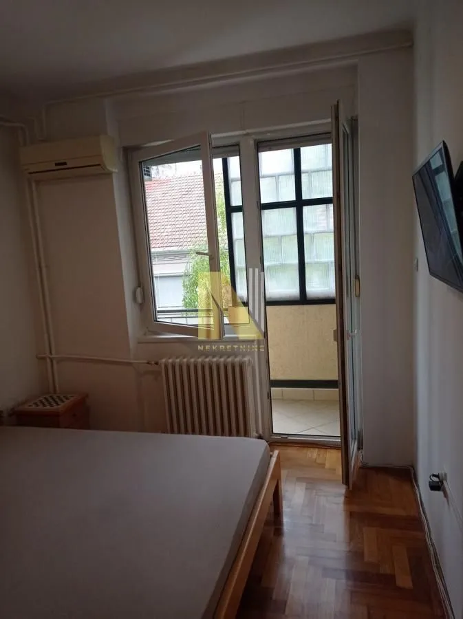 Izdavanje, trosoban stan, 82m², Centar, Novi Sad