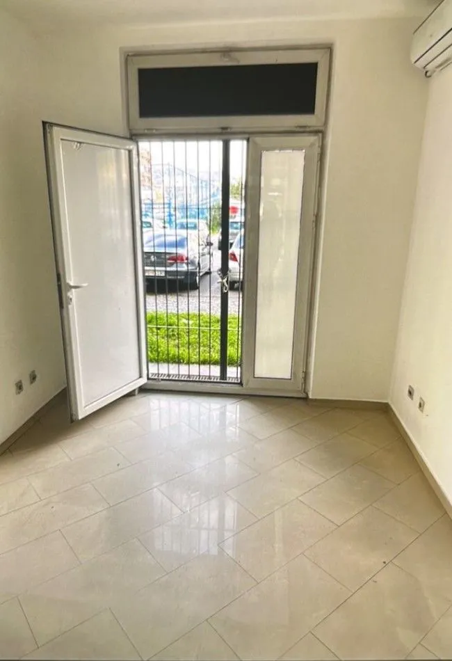 Rent, office space, 80m², Stari Aerodrom, Podgorica