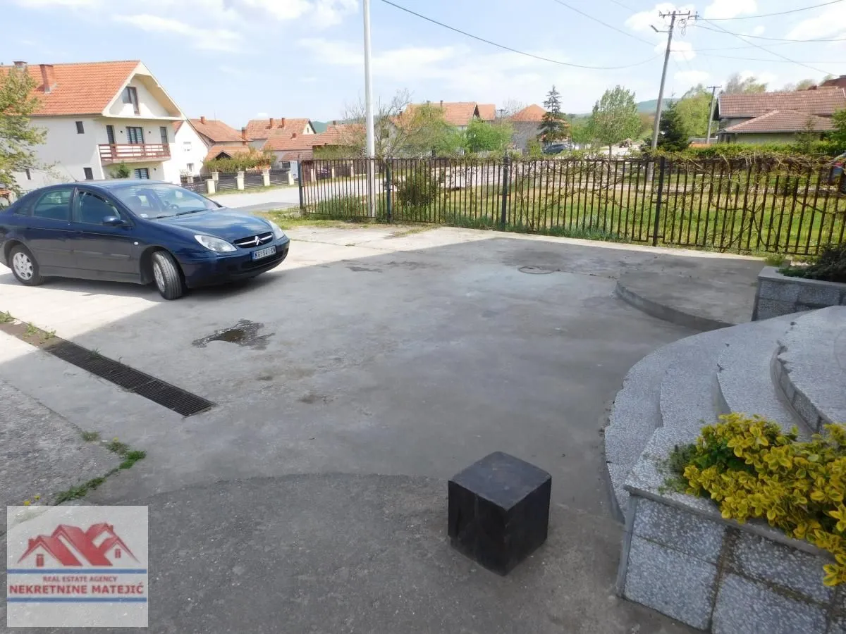 Rent, office space, 150m², Maršić, Kragujevac