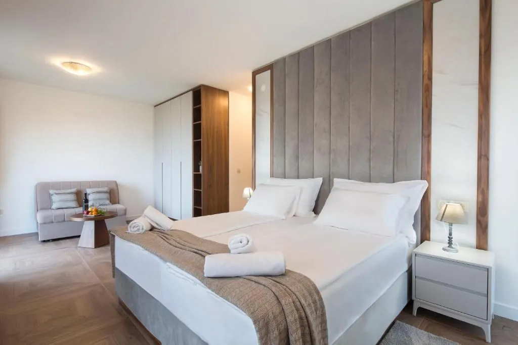Sale, house, 320m², Lapčići, Budva