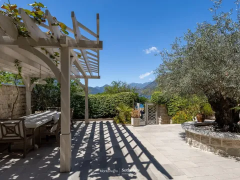 Rent, house, 587m², Dobrota, Kotor - image 31