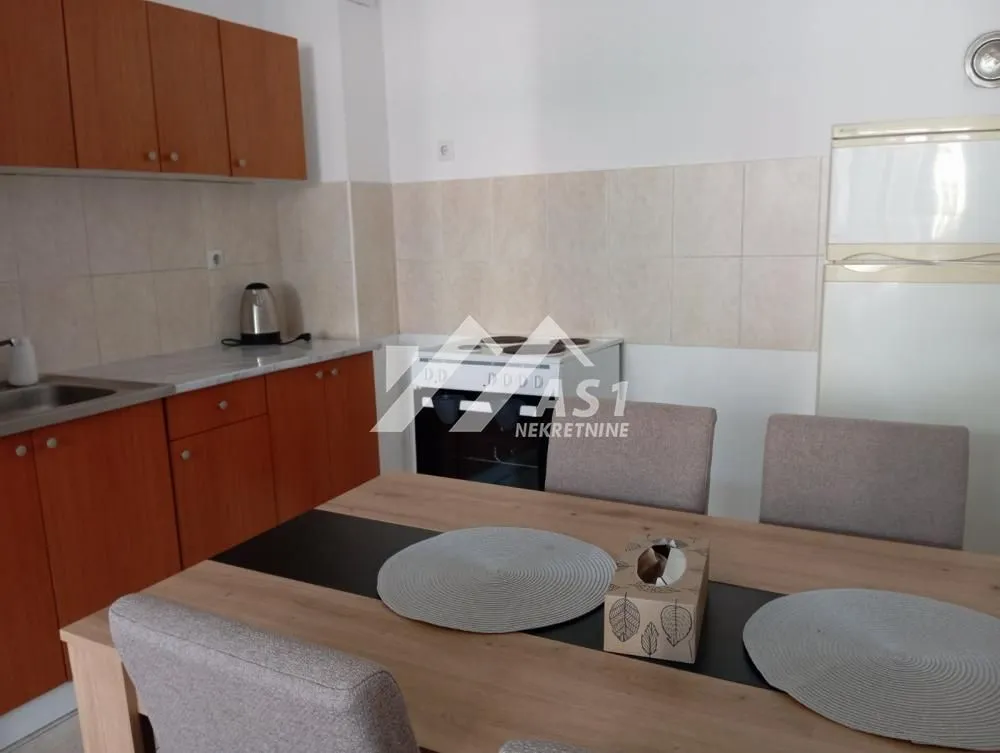 Izdavanje, dvosoban stan, 45m², Nova Detelinara, Novi Sad Sve Podlokacije